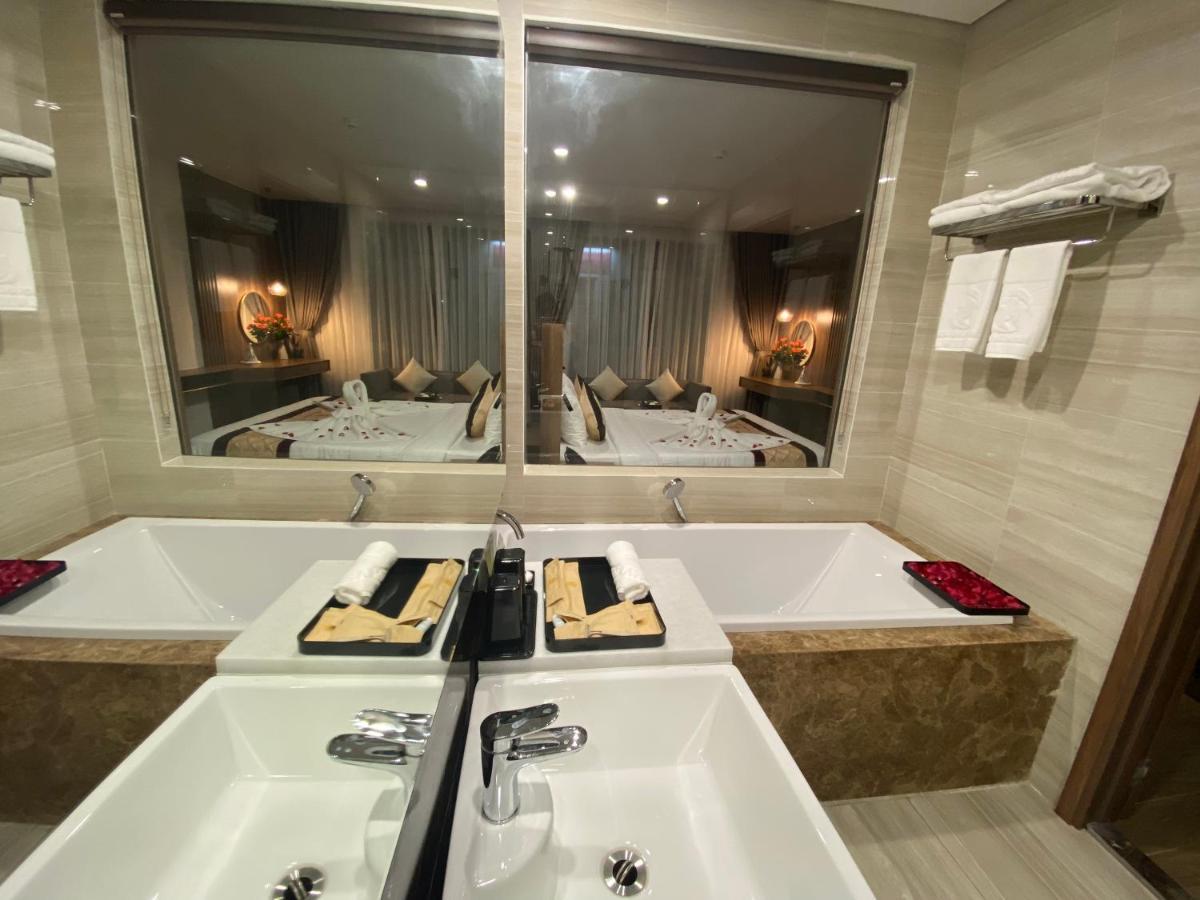 Khach San Nga Son Hotel Eksteriør billede