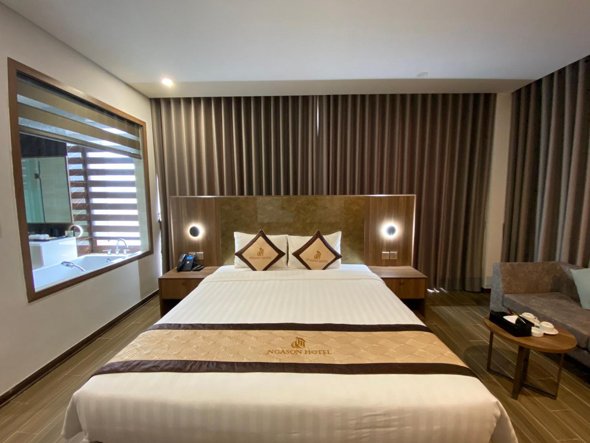 Khach San Nga Son Hotel Eksteriør billede