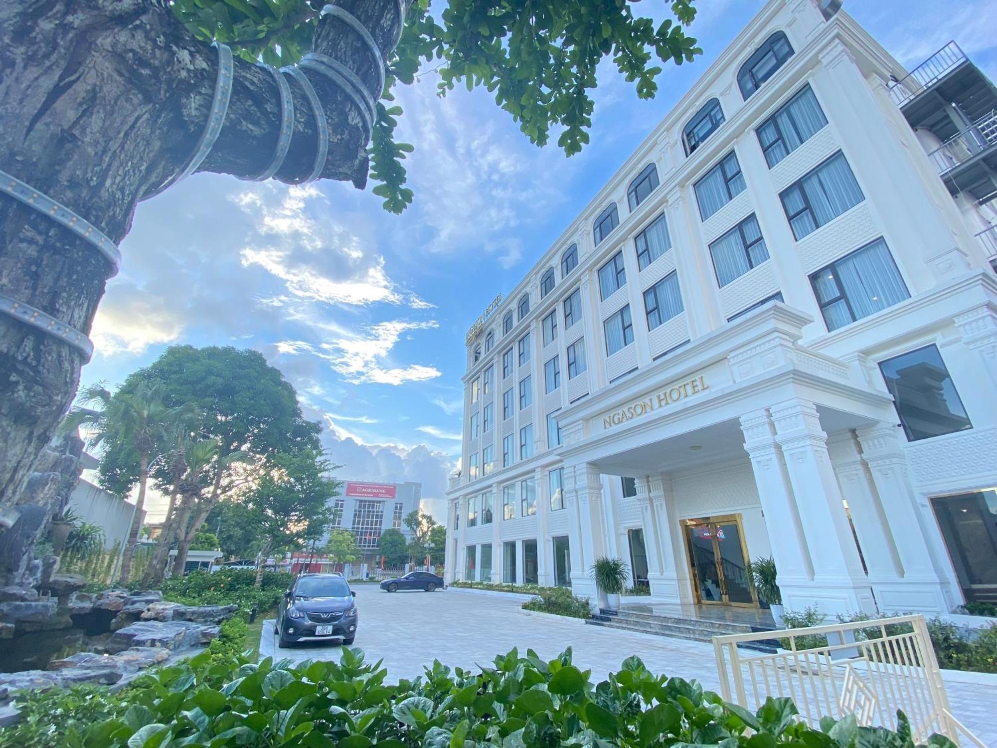 Khach San Nga Son Hotel Eksteriør billede